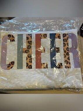 Bella Canvas Light Heather Cream Crewneck Tee 4XL NWT